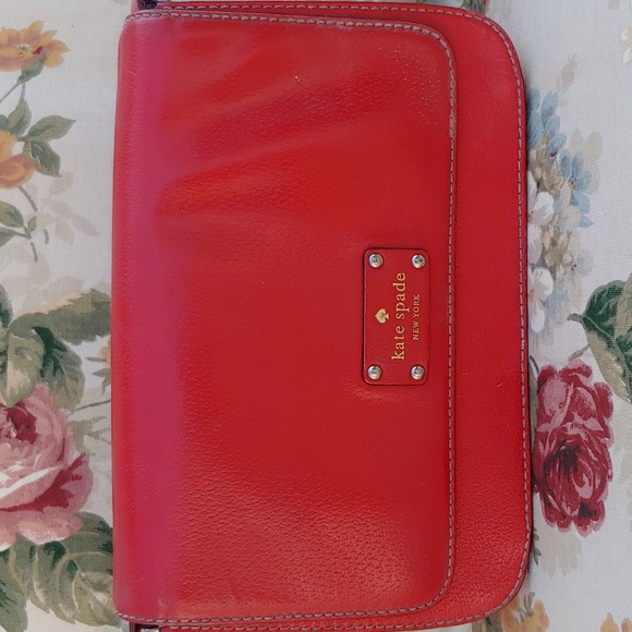 Vintage Kate Spade Red Leather Crossbody Camera Bag with Front Flap - Picture 4 of 16